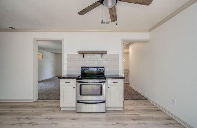 Ceiling fan in kitchen. | Image 18