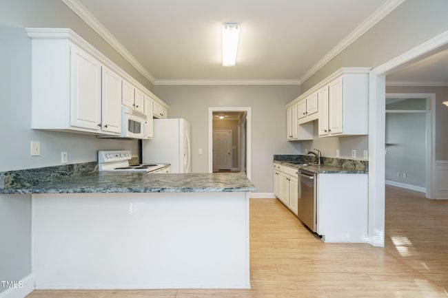 015_ Kitchen | Image 15