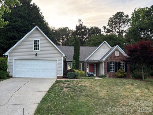 450 Glencrest Dr, Stanley, NC, 28164-9736 | Card Image