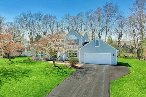 27 Edenfield Rd, Penfield, NY, 14526-1975 | Card Image