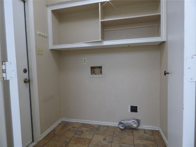 1920 Arbor Creek Dr, House other with 3 bedrooms, 2 bathrooms and null parking in Carrollton TX | Image 29