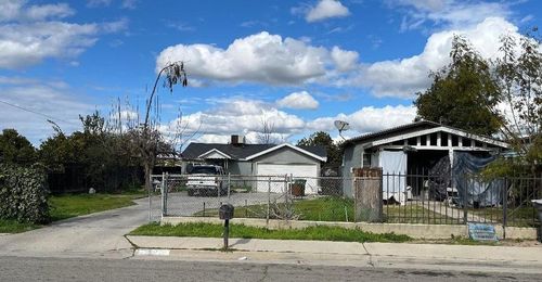 13330 E Young Ave, Parlier, CA, 93648-2236 | Card Image