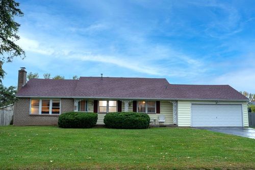 31 Blue Grass Ln, Greece, NY, 14626-1736 | Card Image