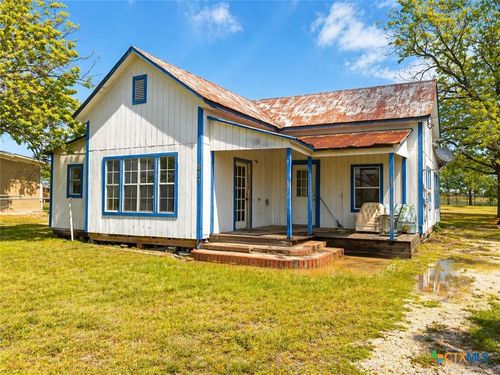 517 S Center St, Marion, TX, 78124-2120 | Card Image