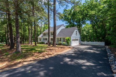 6825 Fieldwood Road, House other with 4 bedrooms, 2 bathrooms and null parking in Chester VA | Image 2