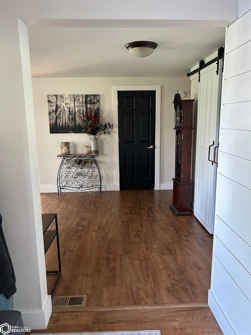 814 Oskaloosa Rd, Beacon, IA, 52534-9600 | Card Image