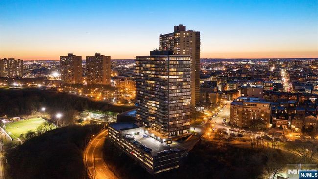 6050 Kennedy Blvd, Condo with 2 bedrooms, 2 bathrooms and null parking in West New York NJ | Image 28