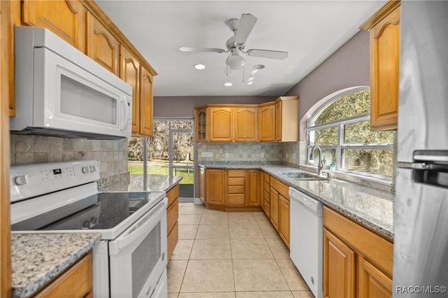 25 Lake Wood Cir, House other with 4 bedrooms, 3 bathrooms and 2 parking in OCALA FL | Image 16
