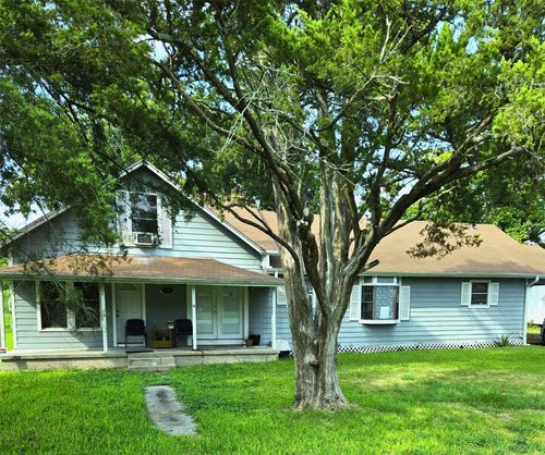 900 E Houston St, Highlands, TX, 77562-2826 | Card Image