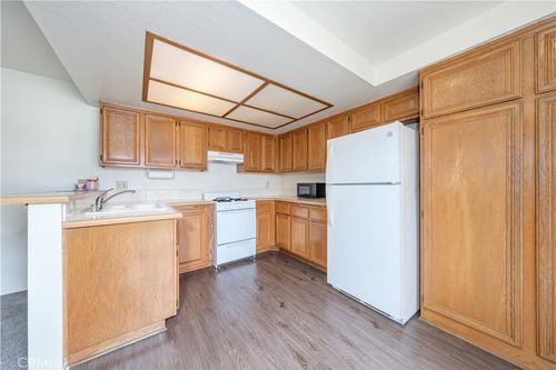 apt-c9-17333 Brookhurst St, Fountain Valley, CA, 92708-3765 | Card Image