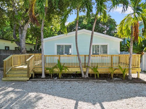 227 Cuba Rd, Tavernier, FL, 33070-2920 | Card Image