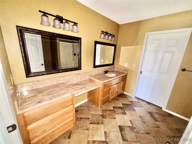1219 Nw 3 Rd Cir, House other with 3 bedrooms, 2 bathrooms and null parking in Stigler OK | Image 12