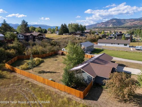 522 Three Rivers Drive, Alpine, WY, 83128 | Card Image