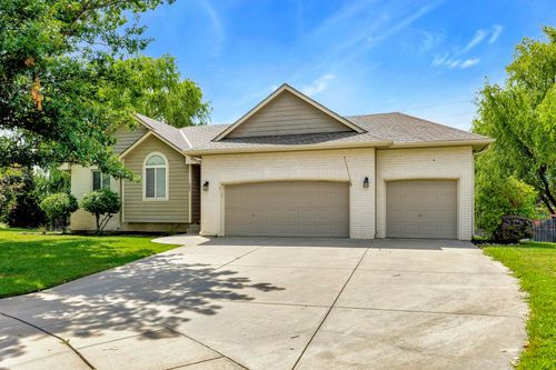 307 Cypress Ct, Andover, KS, 67002-9062 | Card Image