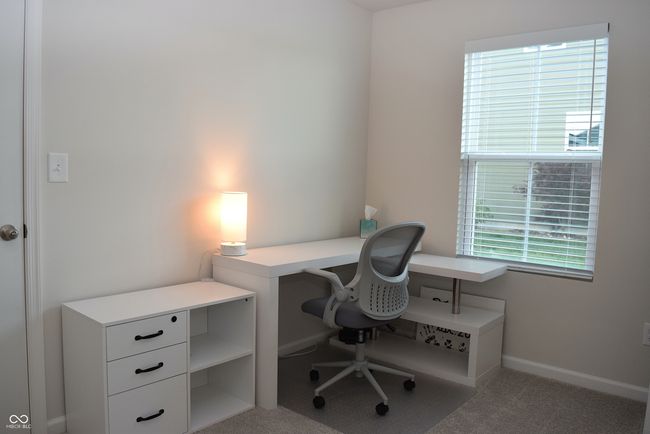 Office/flex space on main floor | Image 24
