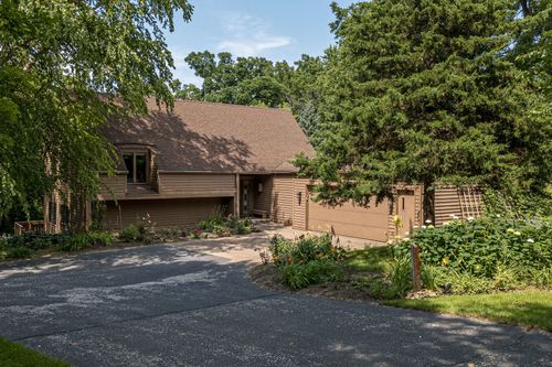 28018 230th St, Le Claire, IA, 52753-9177 | Card Image