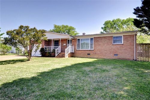 14 Astor Dr, Newport News, VA, 23608-1401 | Card Image