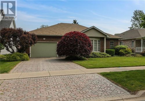 123 Dorchester Drive, Grimsby, ON, L3M5H5 | Card Image