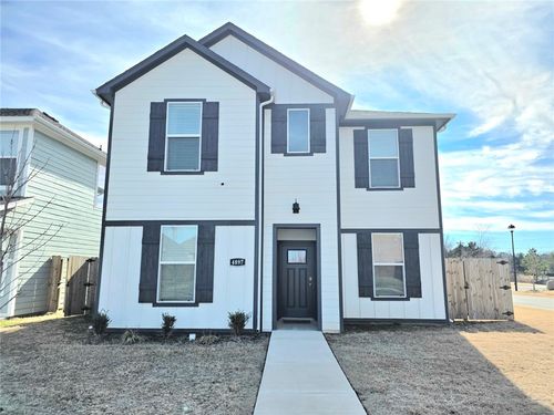 4897 W Triangle St, Fayetteville, AR, 72704-7230 | Card Image