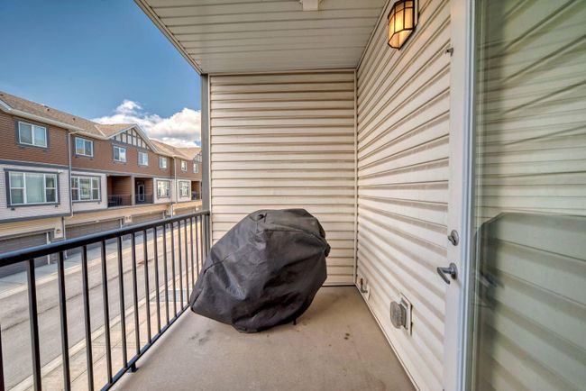 202 New Brighton Walk Se, Home with 3 bedrooms, 2 bathrooms and 4 parking in Calgary AB | Image 14