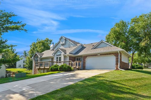 6856 Sharon Drive, Urbandale, IA, 50322 | Card Image