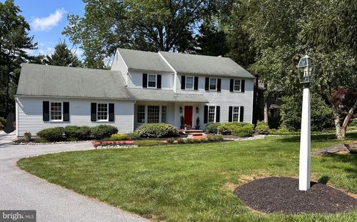 223 Country Gate Rd, Wayne, PA, 19087-5321 | Card Image
