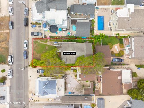 221 11th St, Beach Haven, NJ, 08008-2124 | Card Image