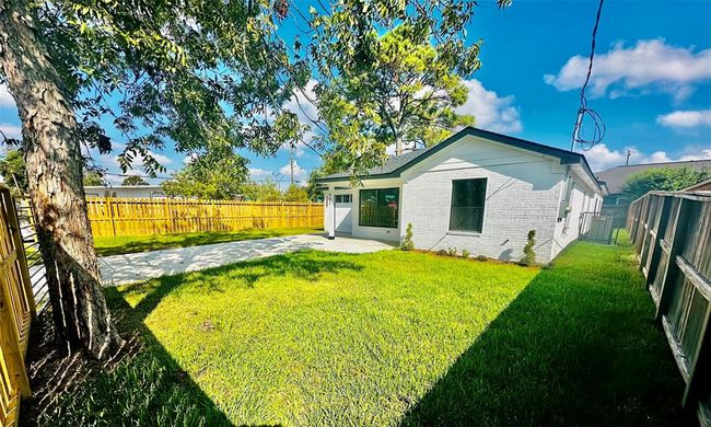 801 Woodard St, House other with 3 bedrooms, 2 bathrooms and null parking in Houston TX | Image 7
