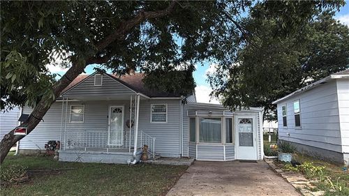 1914 W 5th St, Coffeyville, KS, 67337-3017 | Card Image