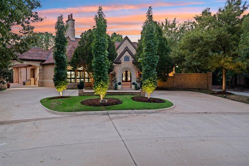 1916 Mulholland Dr, Edmond, OK, 73012-4118 | Card Image