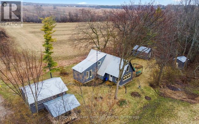 7237 Nottawasaga 6/7 Sideroad, House other with 4 bedrooms, 1 bathrooms and 7 parking in Clearview (Creemore) ON | Image 4