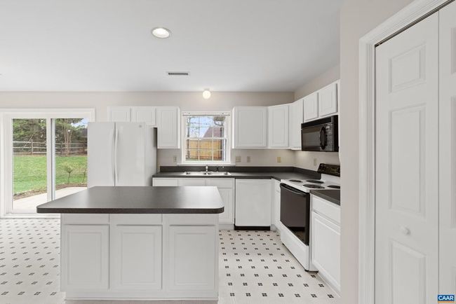 1228 Clover Ridge Pl, Townhouse with 4 bedrooms, 3 bathrooms and null parking in CHARLOTTESVILLE VA | Image 12