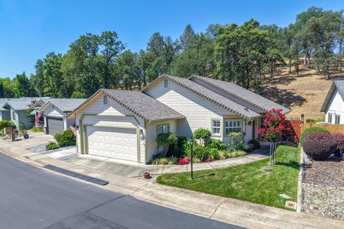 302 Mammoth Path, Redding, CA, 96003-3027 | Card Image