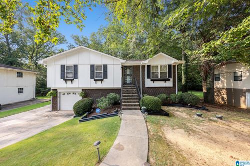 626 Basswood Dr, ADAMSVILLE, AL, 35005-2129 | Card Image