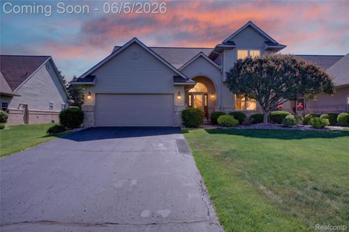 2443 Crossings Cir, Davison, MI, 48423-8646 | Card Image