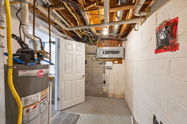 167 Braemar Rd, House other with 6 bedrooms, 3 bathrooms and 3 parking in Kingston ON | Image 48