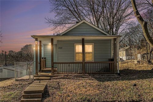 1808 Bellevue St, Saint Joseph, MO, 64505-2312 | Card Image