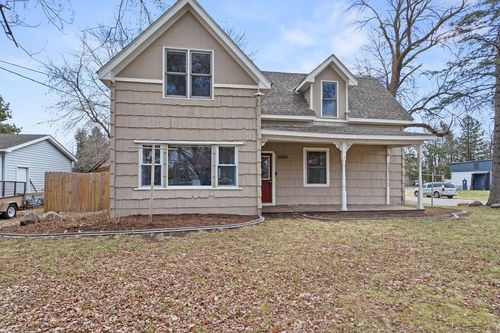 30675 Olinda Trl, Lindstrom, MN, 55045-9488 | Card Image