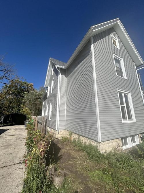 512 E Main Street, Waukesha, WI, 53186 | Card Image