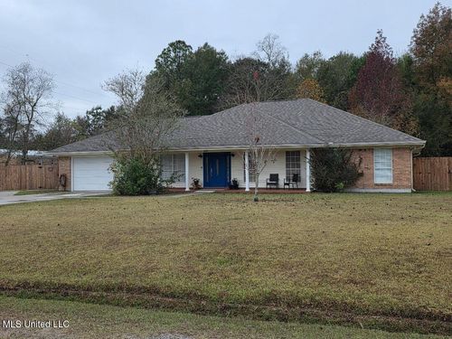 1803 Henderson St, Waveland, MS, 39576-3331 | Card Image