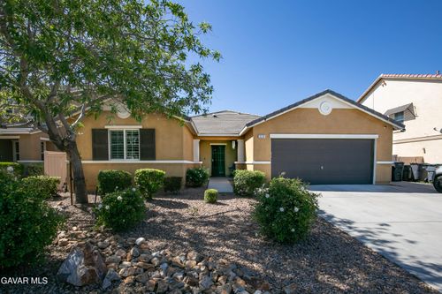 3550 Emerald Ln, Lancaster, CA, 93535-6279 | Card Image