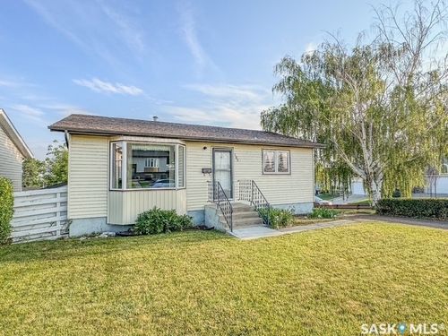 385 Aspen Drive, Swift Current, SK, S9H3Z8 | Card Image