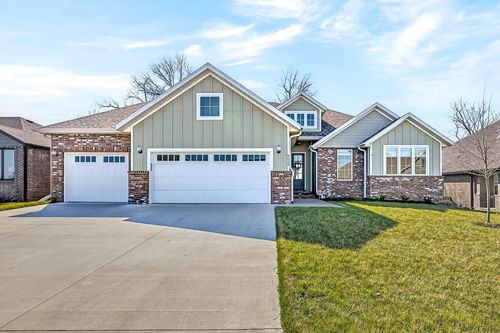 6039 S Kings Ave, Springfield, MO, 65810-3032 | Card Image