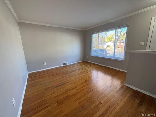 1760 E Harry Ave, Hazel Park, MI, 48030-2112 | Card Image