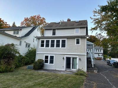 10 Jackson Street, House other with 3 bedrooms, 3 bathrooms and null parking in Greenwich CT | Image 3