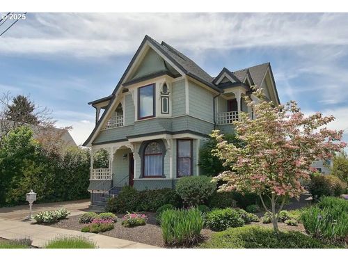 206 Ne 10th St, McMinnville, OR, 97128-4826 | Card Image