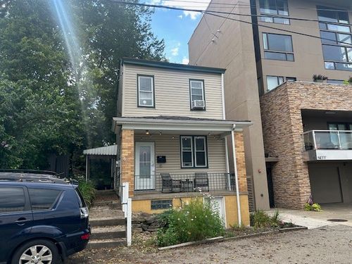 4 Neff St, Mt Washington, PA, 15211-1716 | Card Image