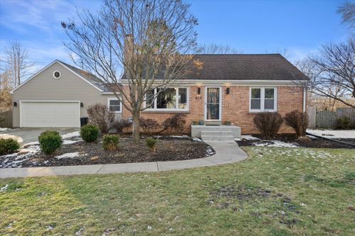 8331 N Poplar Dr, Fox Point, WI, 53217-2827 | Card Image