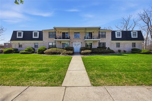 4-136 Denrose Dr, Amherst, NY, 14228-2636 | Card Image