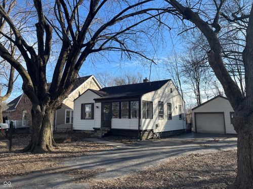 17 W 40th St, Anderson, IN, 46013-4303 | Card Image